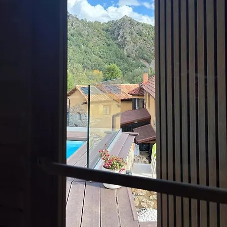 El Refugio Ii De *